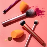 Real Techniques Everyday Essentials with 2 Sponge 4 Real Techniques Everyday Essentials with 2 Sponge