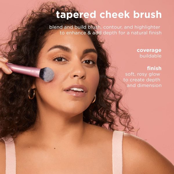 Real Techniques Tapered Cheek Makeup Brush 4