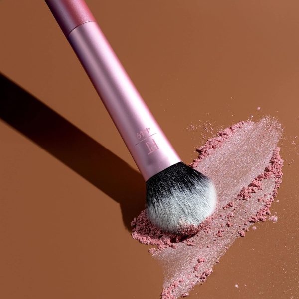 Real Techniques Tapered Cheek Makeup Brush 6