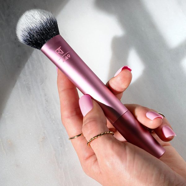 Real Techniques Tapered Cheek Makeup Brush 7