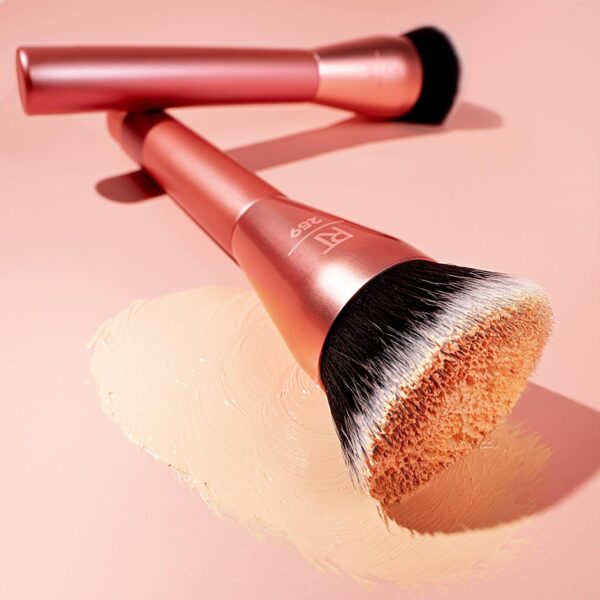 Real Techniques Glow Round Base Brush For Makeup 7